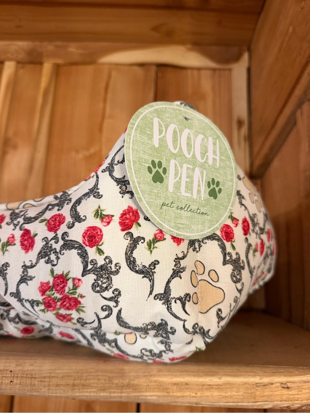NWT NEW Pooch Pen Floral Dog or cat pet bed - White with Pink Roses
